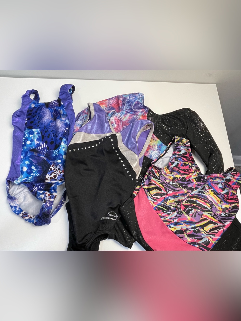 Lot of 4 Girls Gymnastics Leotards in Purple, Black, Pink & Multicolor CM 8 med